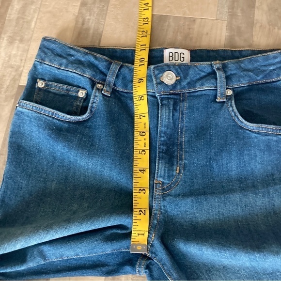 Bdg Low Rise Flare Denim Jean NWT 29 studded pockets - Picture 11 of 16